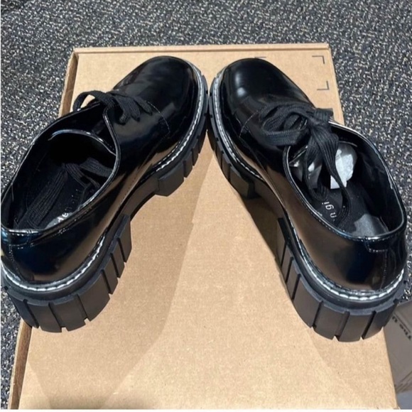 Women’s boots - Picture 1 of 2